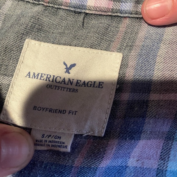 Womens button up shirts 1- Hollister, 1-American Eagle - Picture 6 of 6